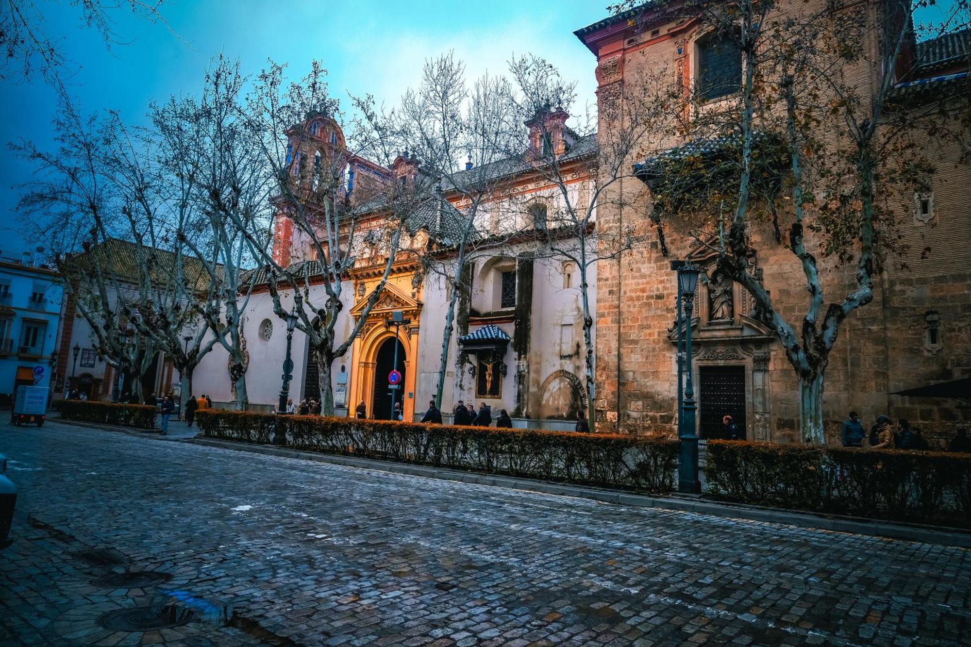 Apartamentos San Roque Севилья Экстерьер фото