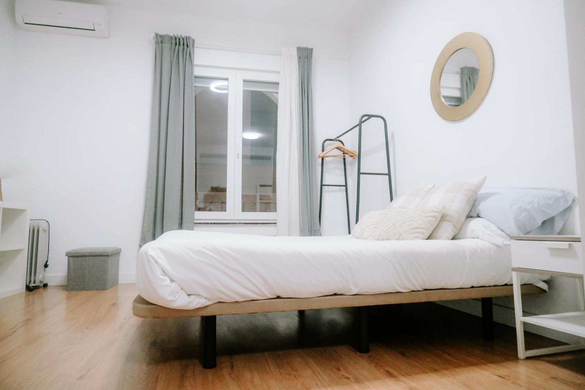 Apartamentos San Roque Севилья Экстерьер фото