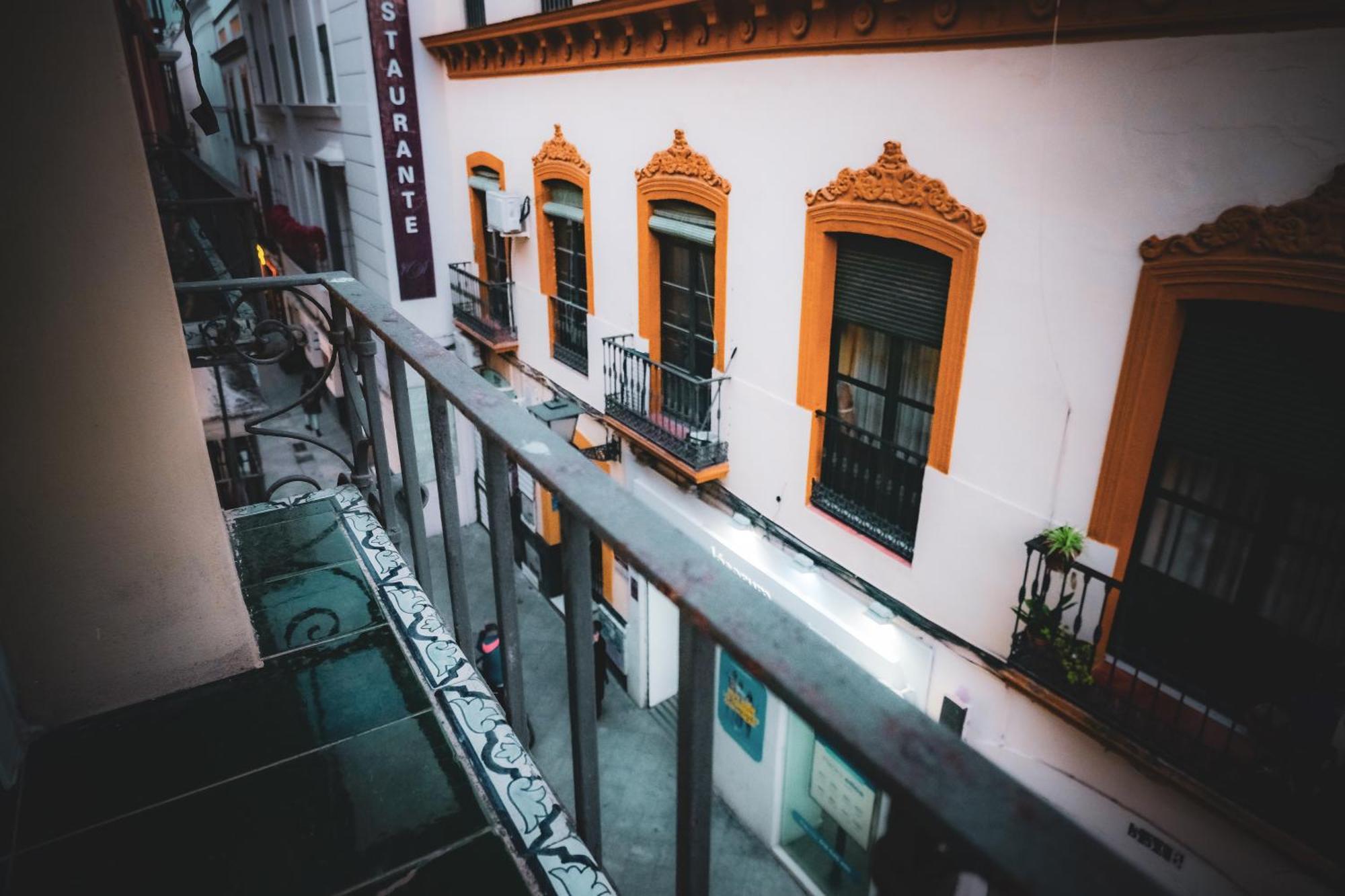 Apartamentos San Roque Севилья Экстерьер фото