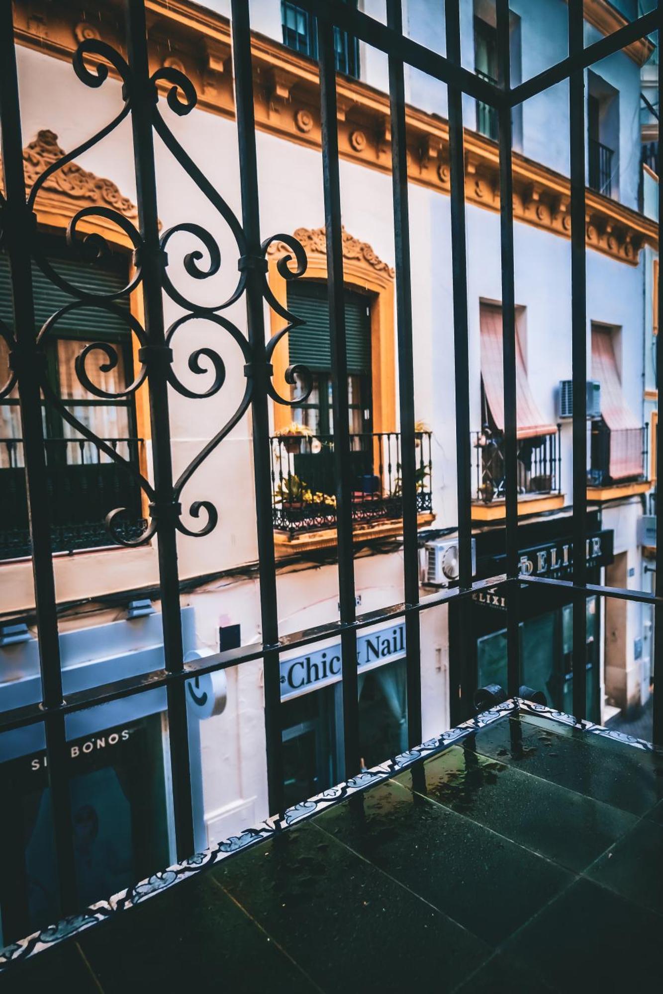 Apartamentos San Roque Севилья Экстерьер фото