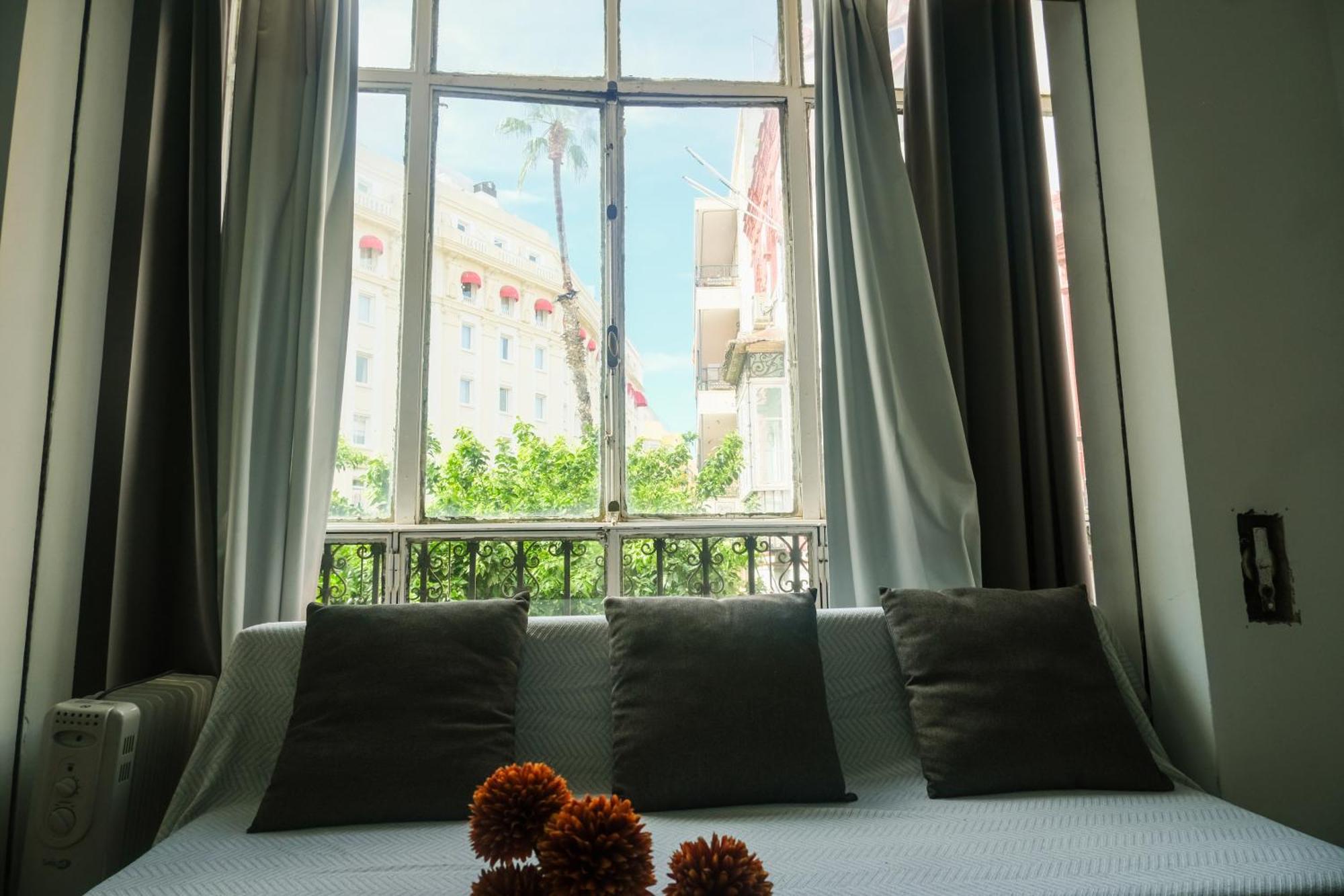 Apartamentos San Roque Севилья Экстерьер фото