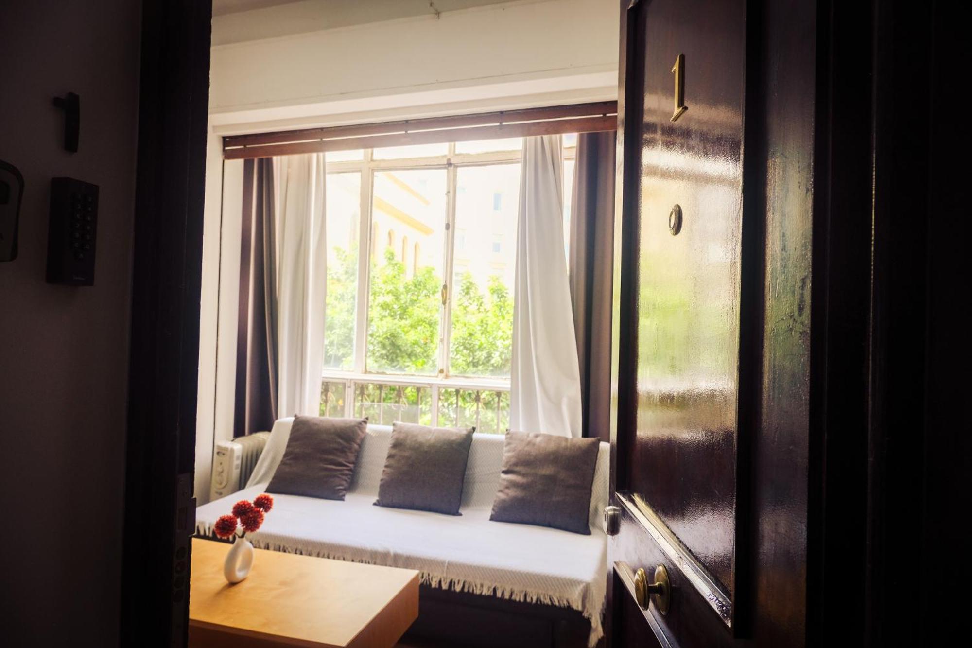 Apartamentos San Roque Севилья Экстерьер фото