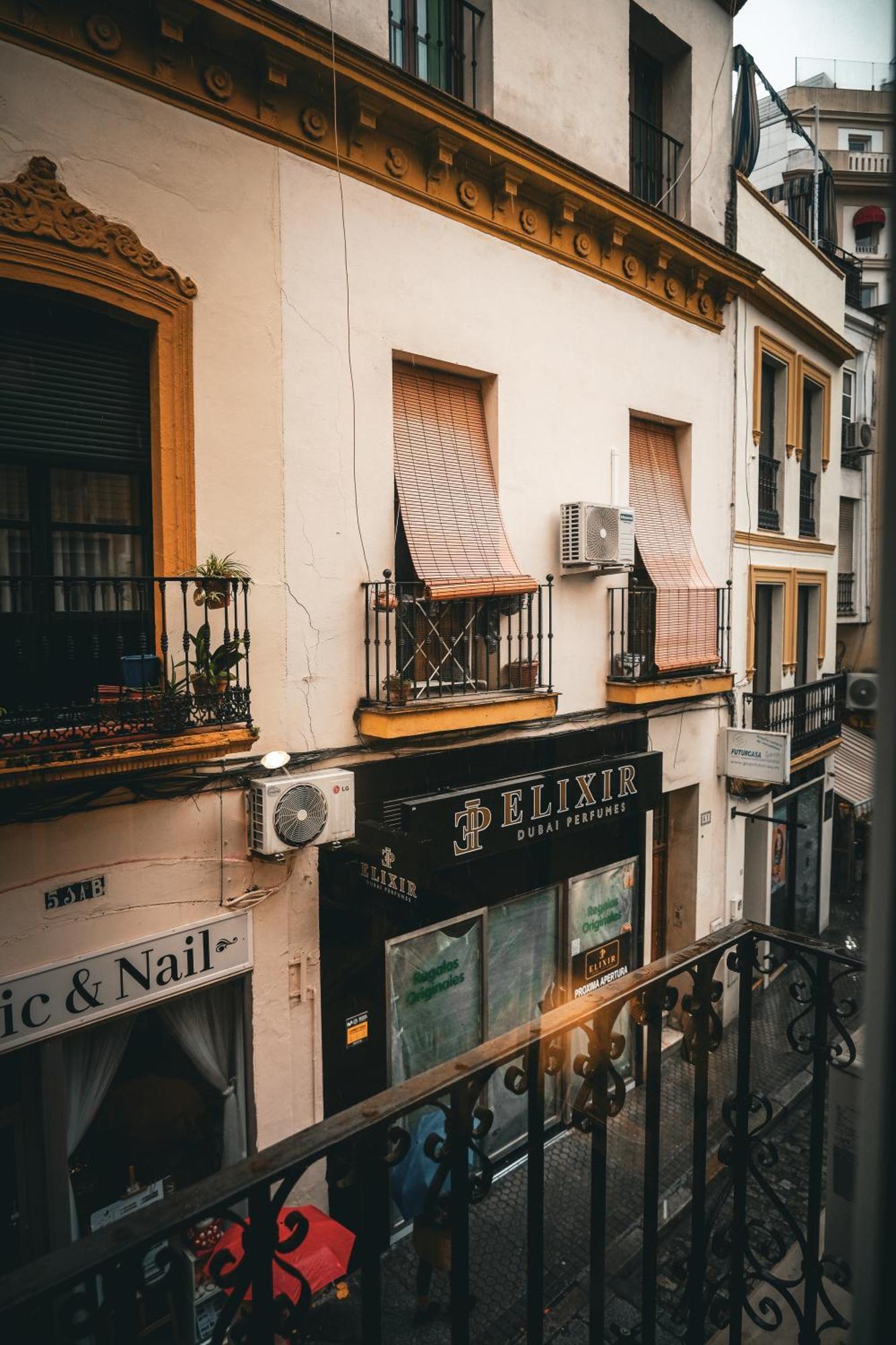 Apartamentos San Roque Севилья Экстерьер фото